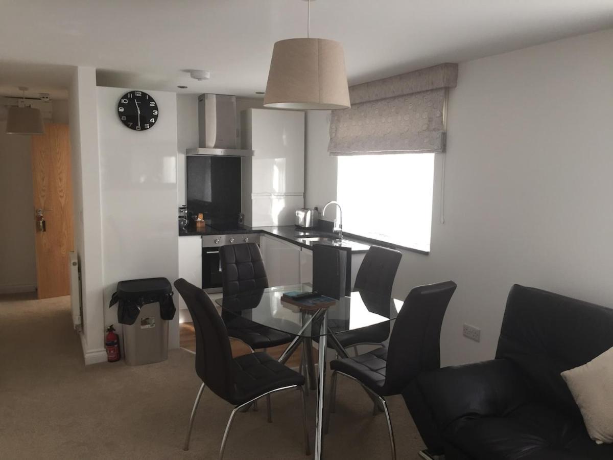Luxury Lower Ground Floor Walled Area Сasa de vacaciones *