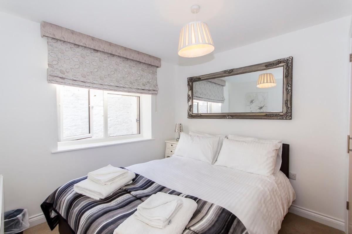 Luxury Lower Ground Floor Walled Area *